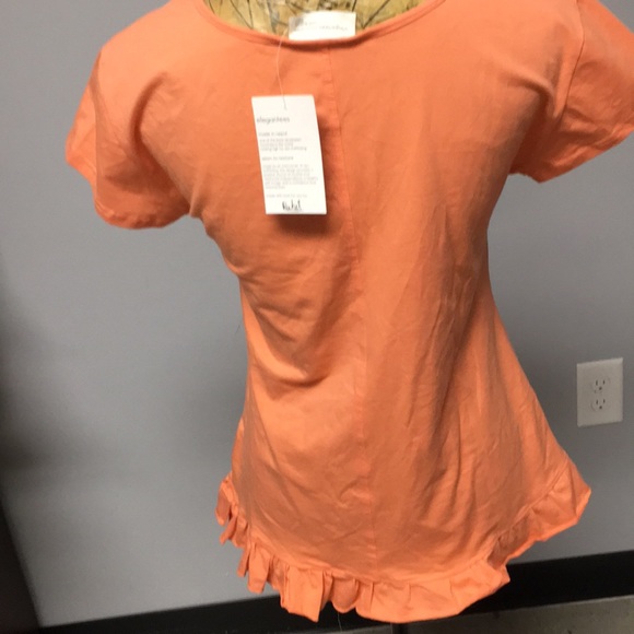 Ruffled bottom top - Picture 2 of 5